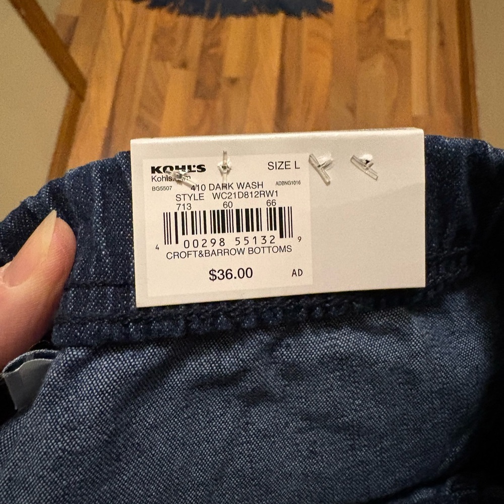 New Croft & Barrow Navy Skimmer Capris - Picture 4 of 4